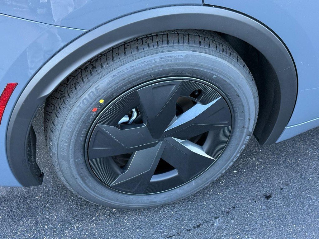 New 2026 Toyota Prius LE image 4