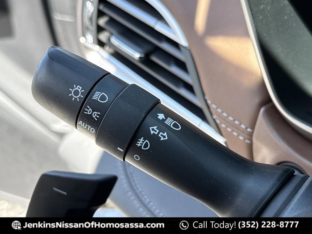 Used 2025 Subaru Outback Touring XT image 40