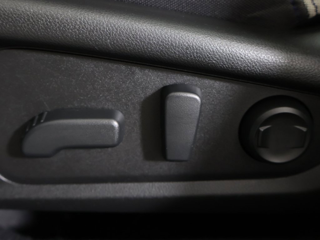 Used 2025 Subaru Forester Premium image 33