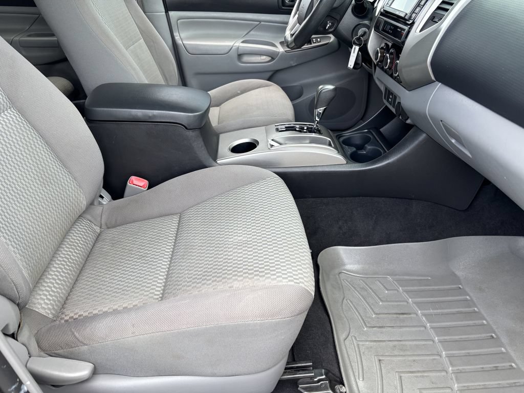 Used 2014 Toyota Tacoma PreRunner w/ SR5 Package RWD image 26