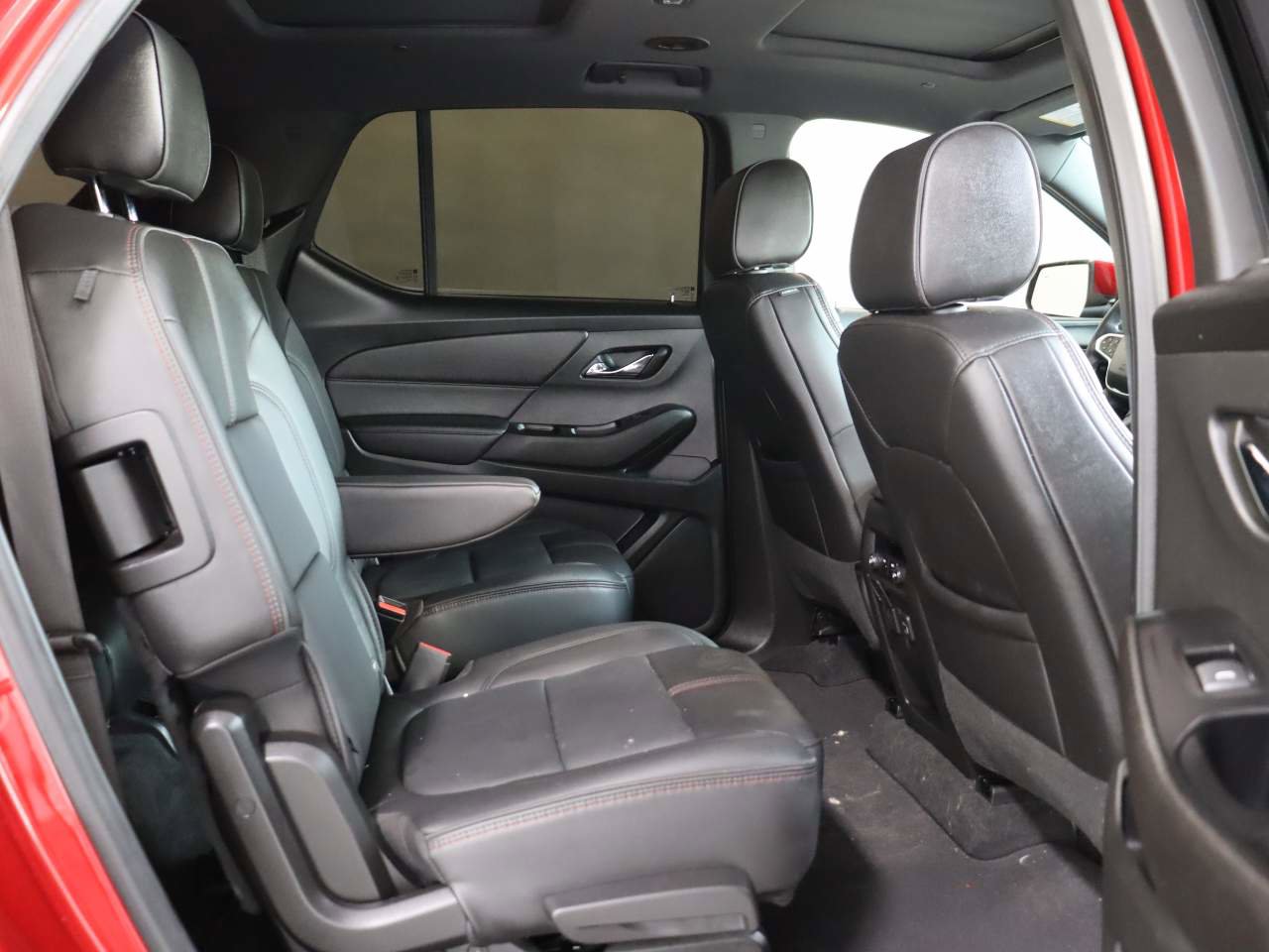 Used 2023 Chevrolet Traverse RS image 22