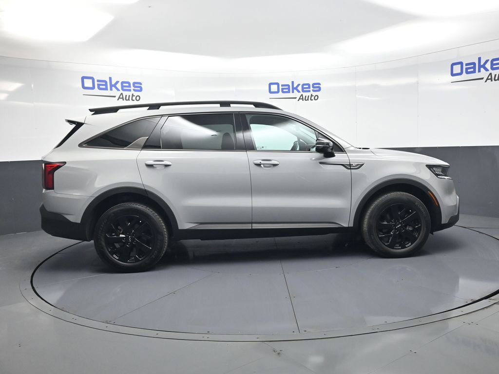 Certified 2023 Kia Sorento S AWD/4WD image 9