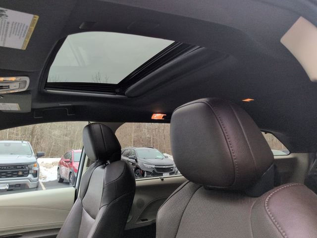 Used 2024 Toyota Sienna Platinum image 19