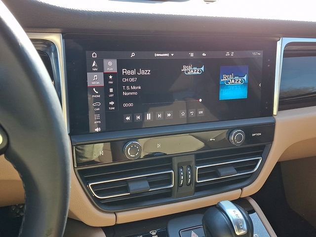 Used 2023 Porsche Macan T image 19