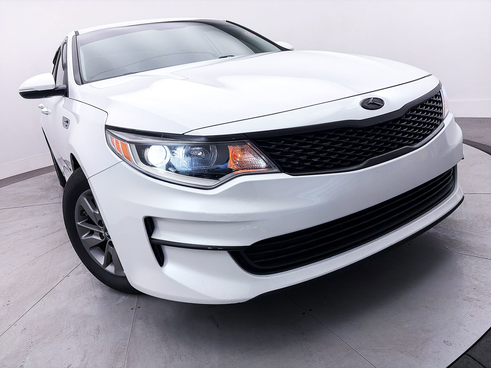 Used 2018 Kia Optima LX image 6