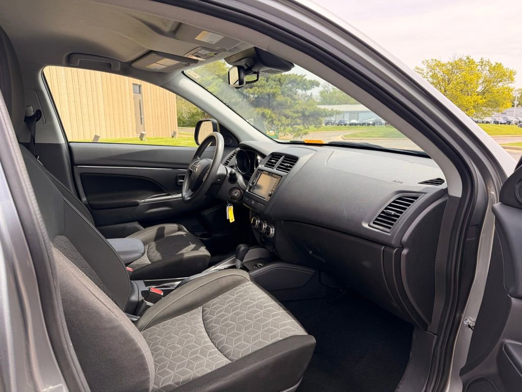 Used 2024 Mitsubishi Outlander Sport ES AWD/4WD image 25