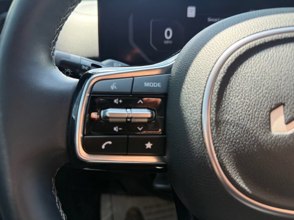 Used 2025 Kia Sorento SX Prestige AWD/4WD image 23