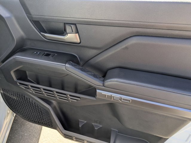 Used 2025 Toyota Tacoma TRD Off-Road image 33