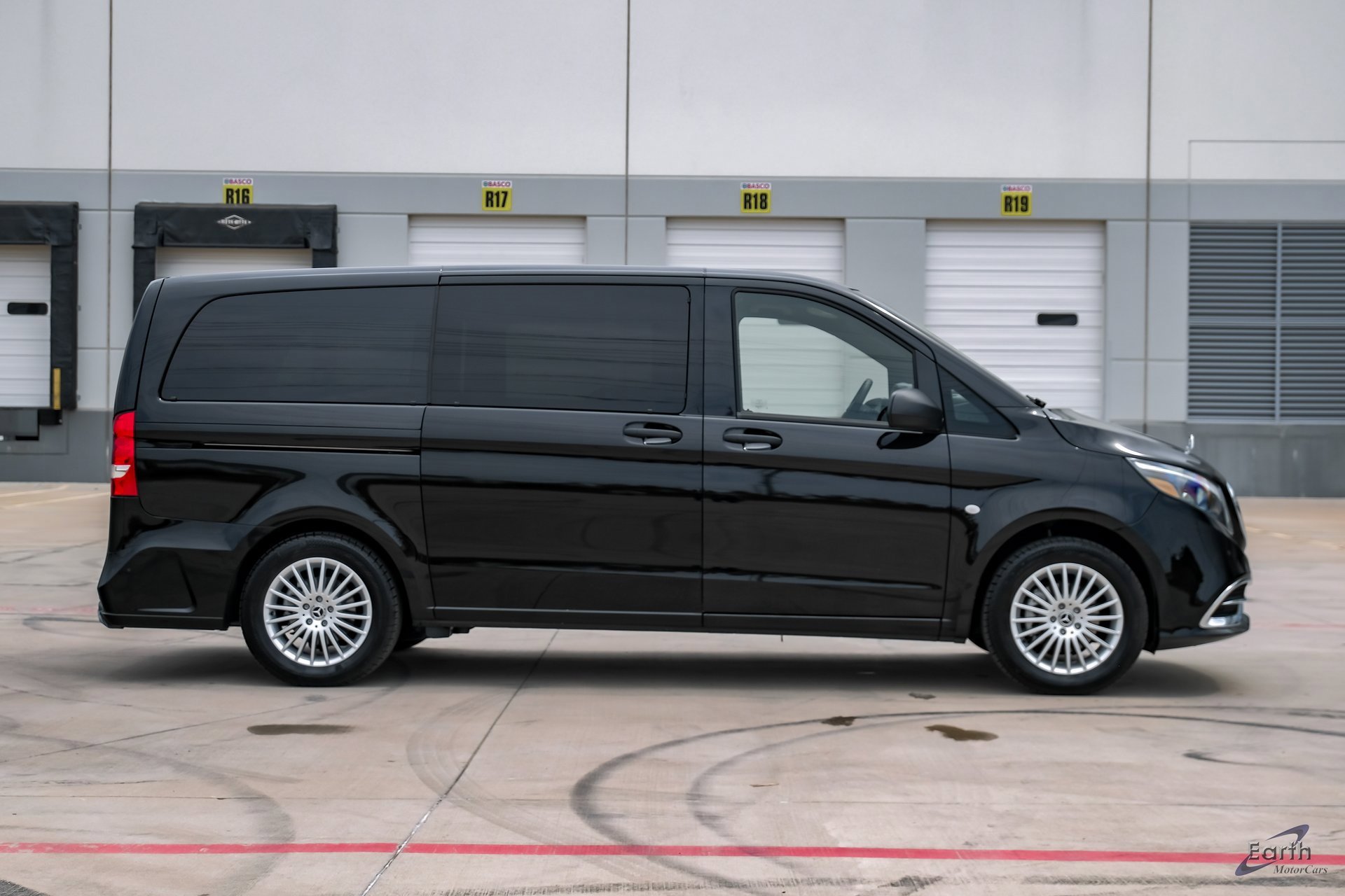 Used 2023 Mercedes-Benz Metris Passenger image 16