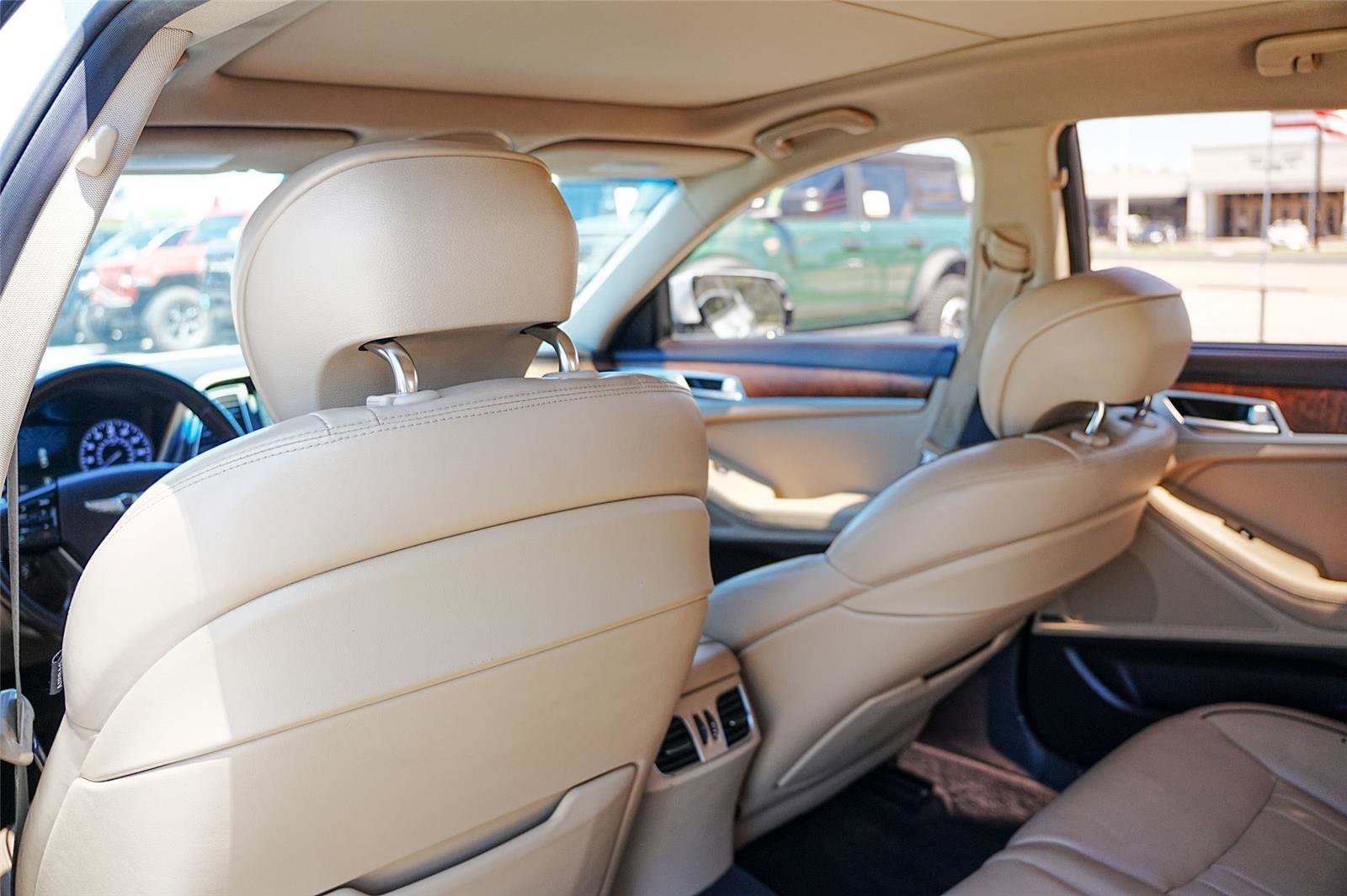 Used 2015 Hyundai Genesis 5.0 image 36