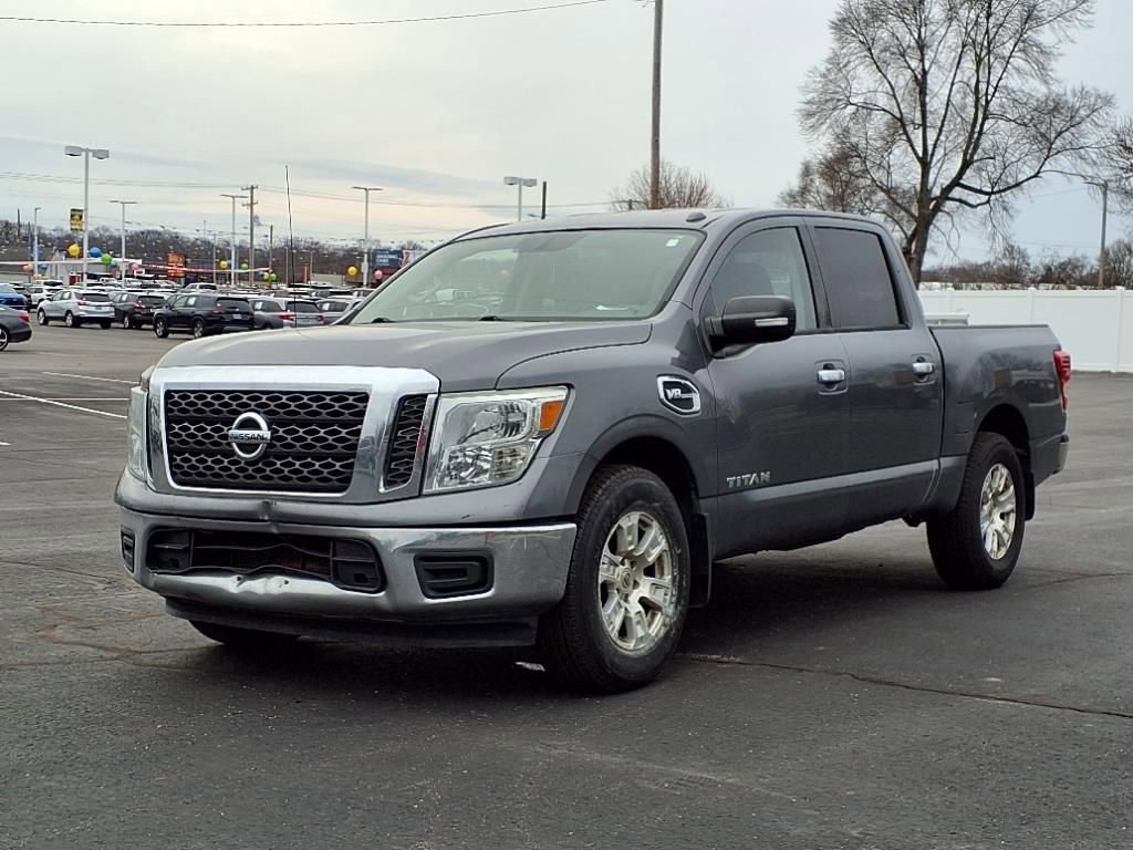 Used 2017 Nissan Titan SV image 11