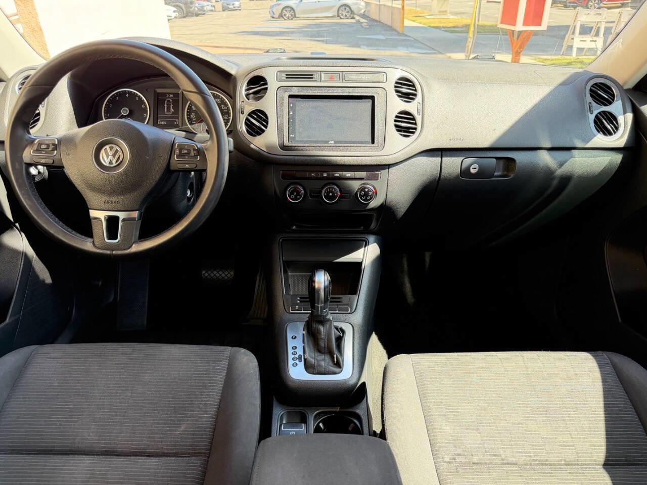 Used 2015 Volkswagen Tiguan S image 9
