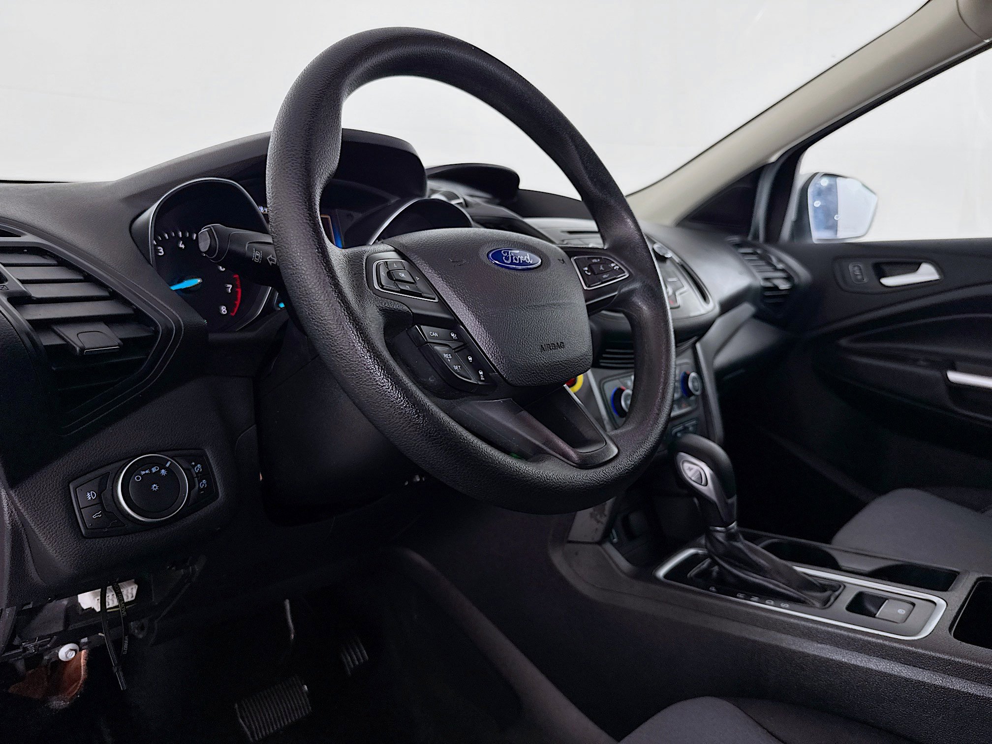 Used 2018 Ford Escape SE w/ Ford Safe & Smart Package FWD image 21