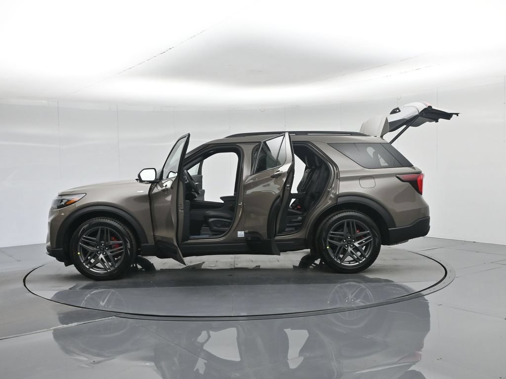 New 2026 Ford Explorer ST-Line w/ ST-Line Street Pack RWD image 37