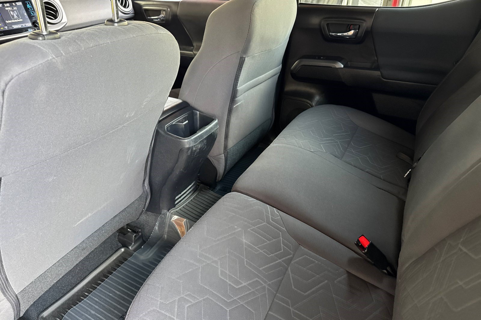 Used 2019 Toyota Tacoma TRD Off-Road w/ Technology Package AWD/4WD image 28