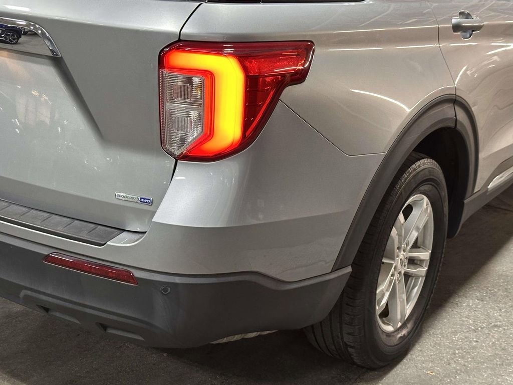 Used 2020 Ford Explorer XLT w/ Comfort Package AWD/4WD image 11