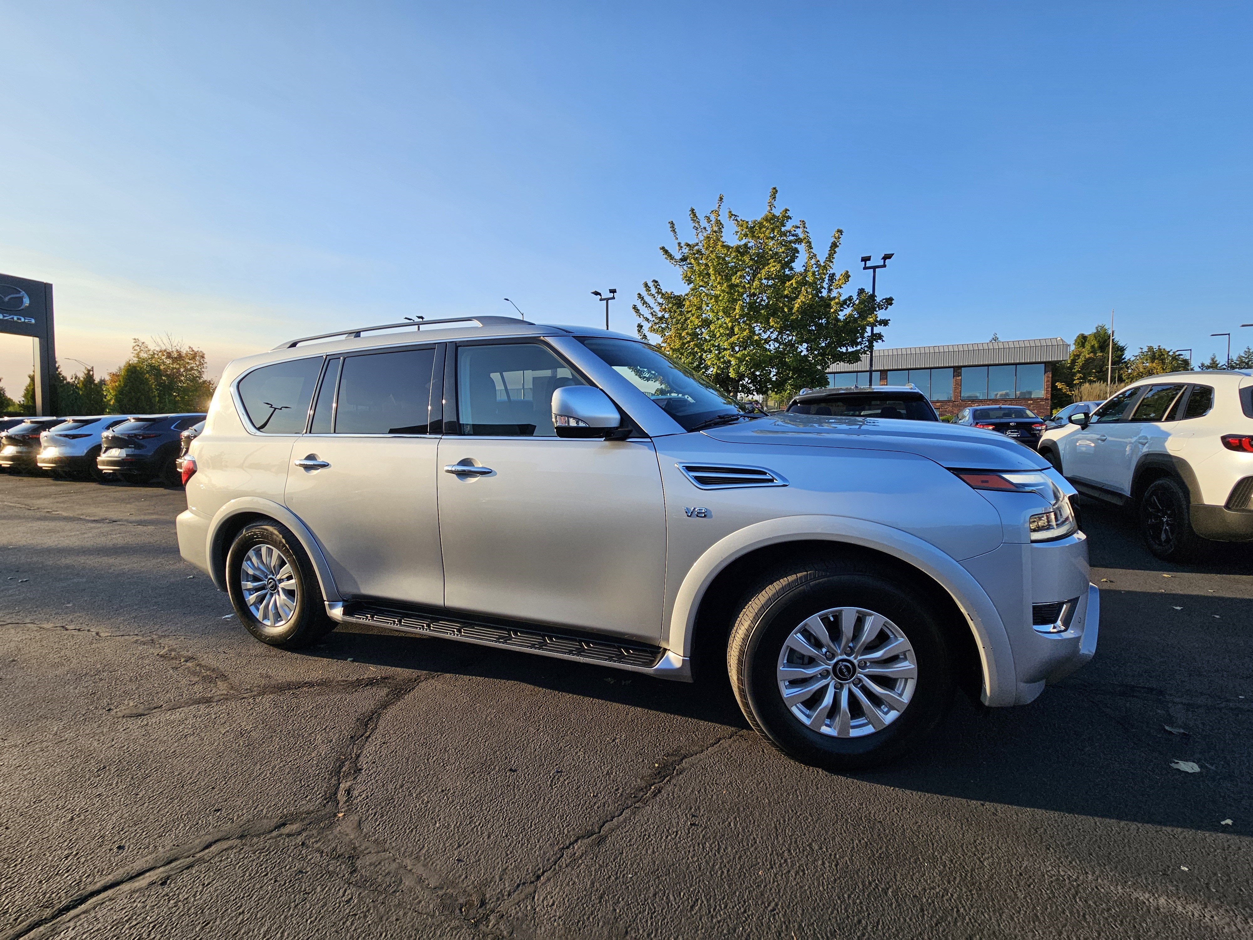 Used 2021 Nissan Armada SV image 2
