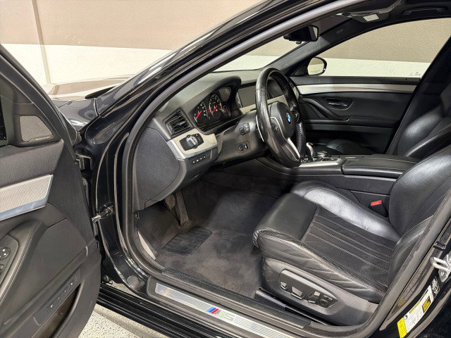 Used 2015 BMW M5 image 12