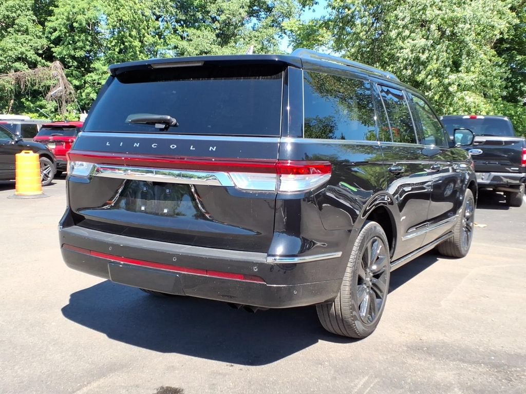 Certified 2024 Lincoln Navigator Reserve AWD/4WD image 4