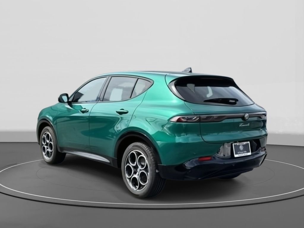 New 2025 Alfa Romeo Tonale w/ Premium Package AWD/4WD image 4