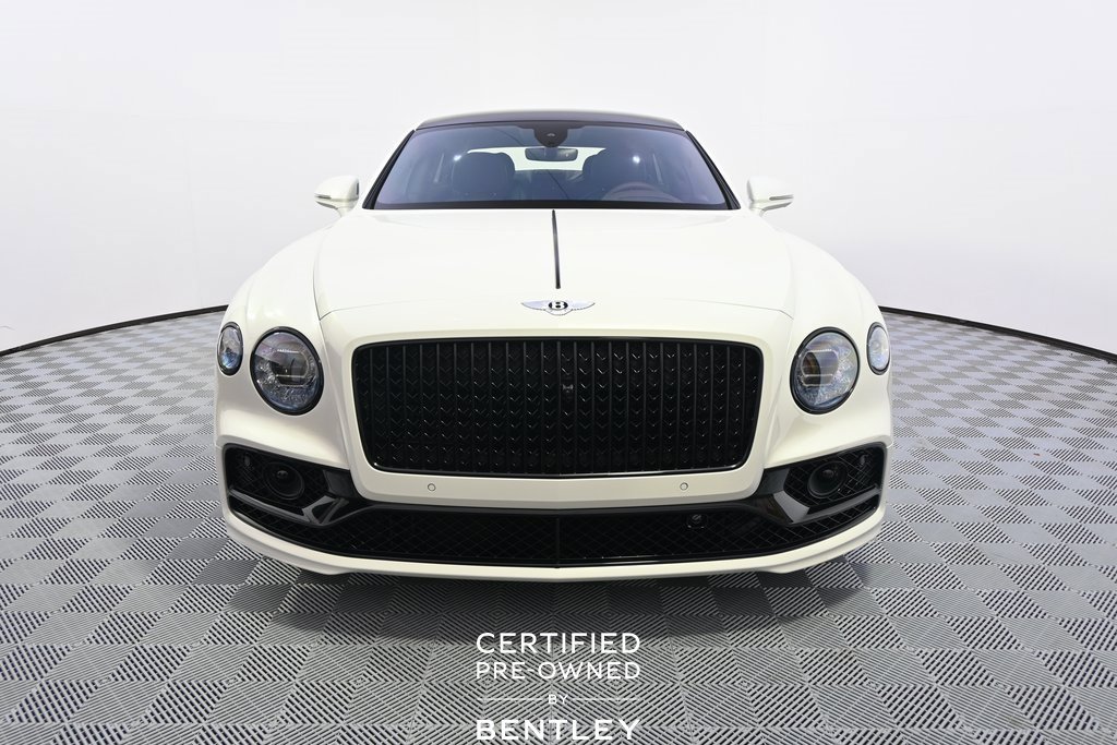 Used 2024 Bentley Flying Spur V8 image 11