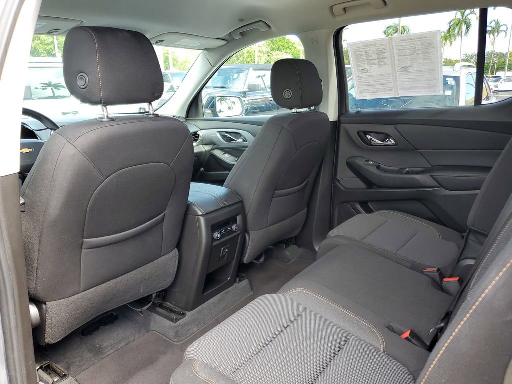 Used 2021 Chevrolet Traverse LS image 9