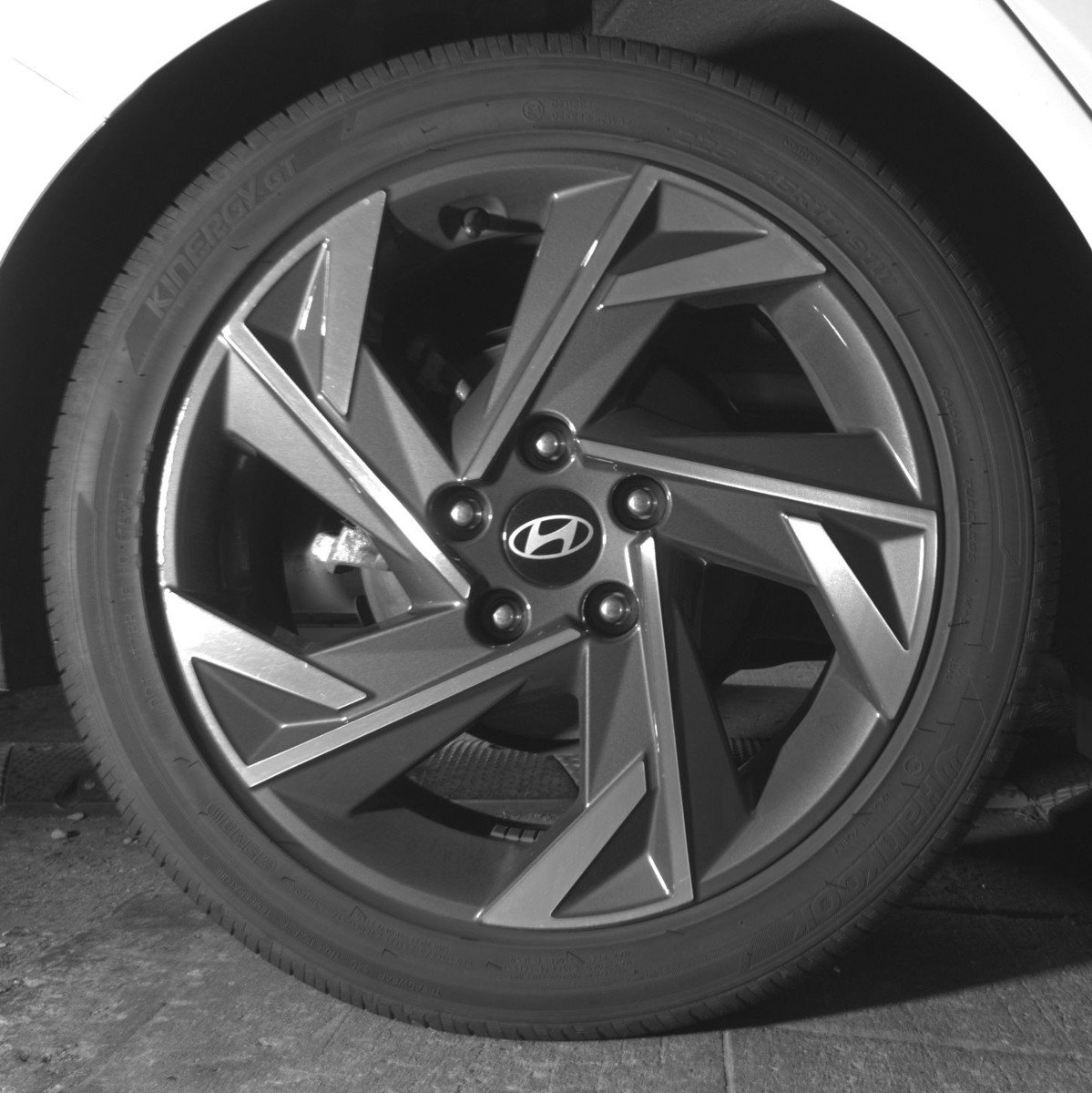 Used 2025 Hyundai Elantra SEL FWD image 15