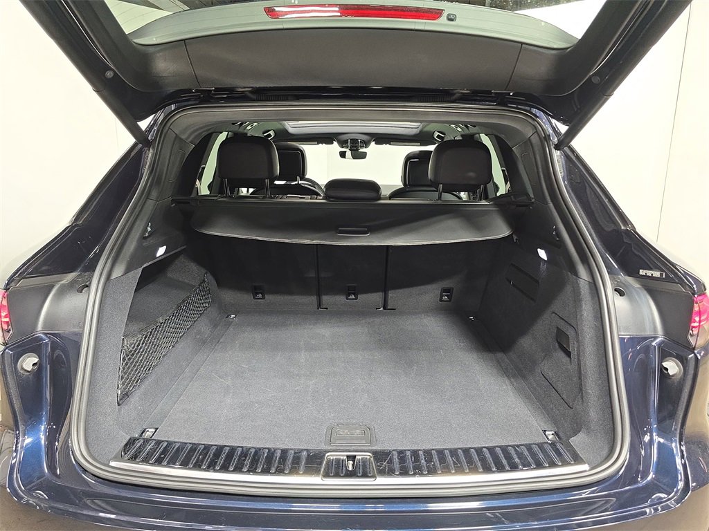 Used 2023 Porsche Cayenne Platinum Edition image 25