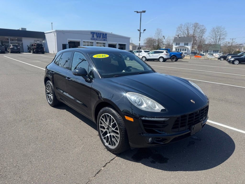 Used 2016 Porsche Macan S AWD/4WD image 3