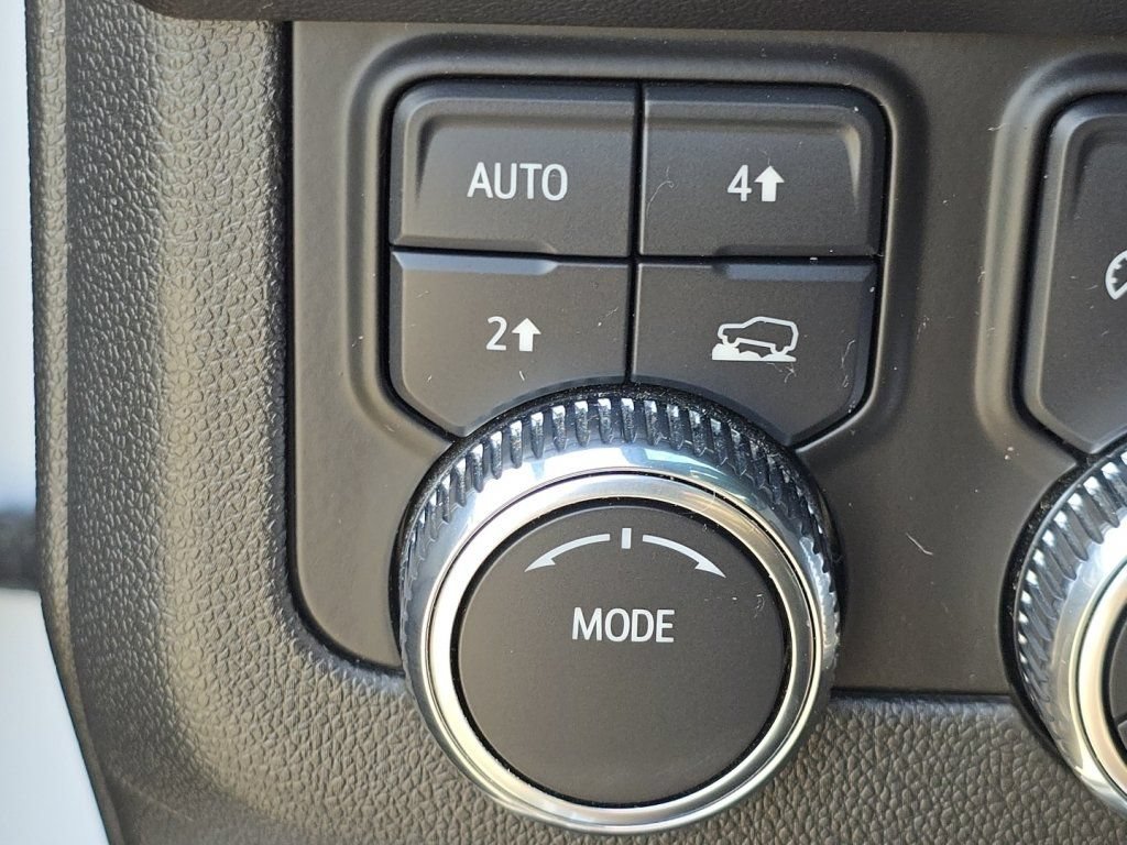 Used 2023 GMC Yukon SLT w/ SLT Premium Package AWD/4WD image 8