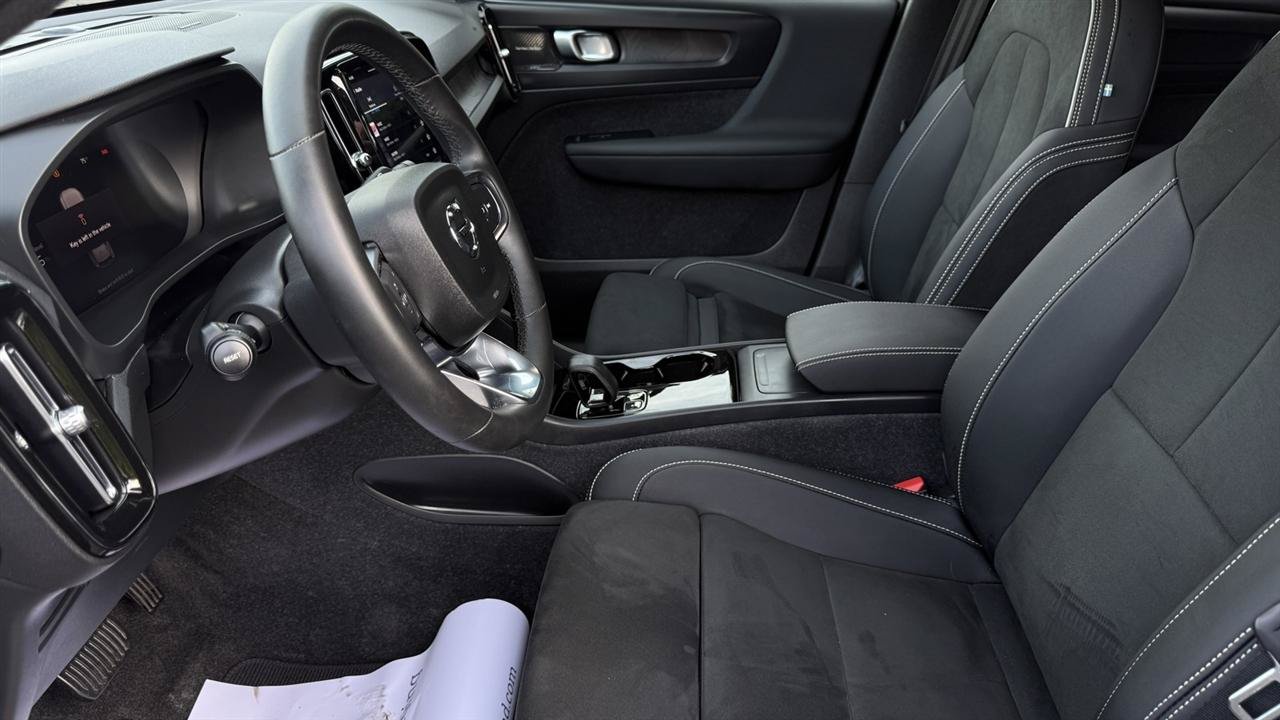Used 2023 Volvo XC40 Recharge Ultimate AWD/4WD image 27