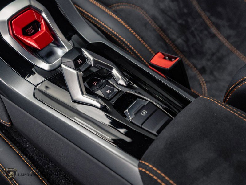Used 2019 Lamborghini Huracan LP 580-2 RWD image 18