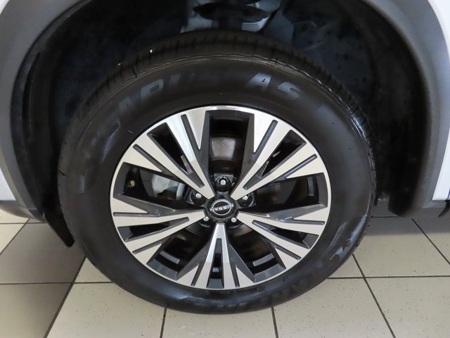 Used 2023 Nissan Rogue SV image 16