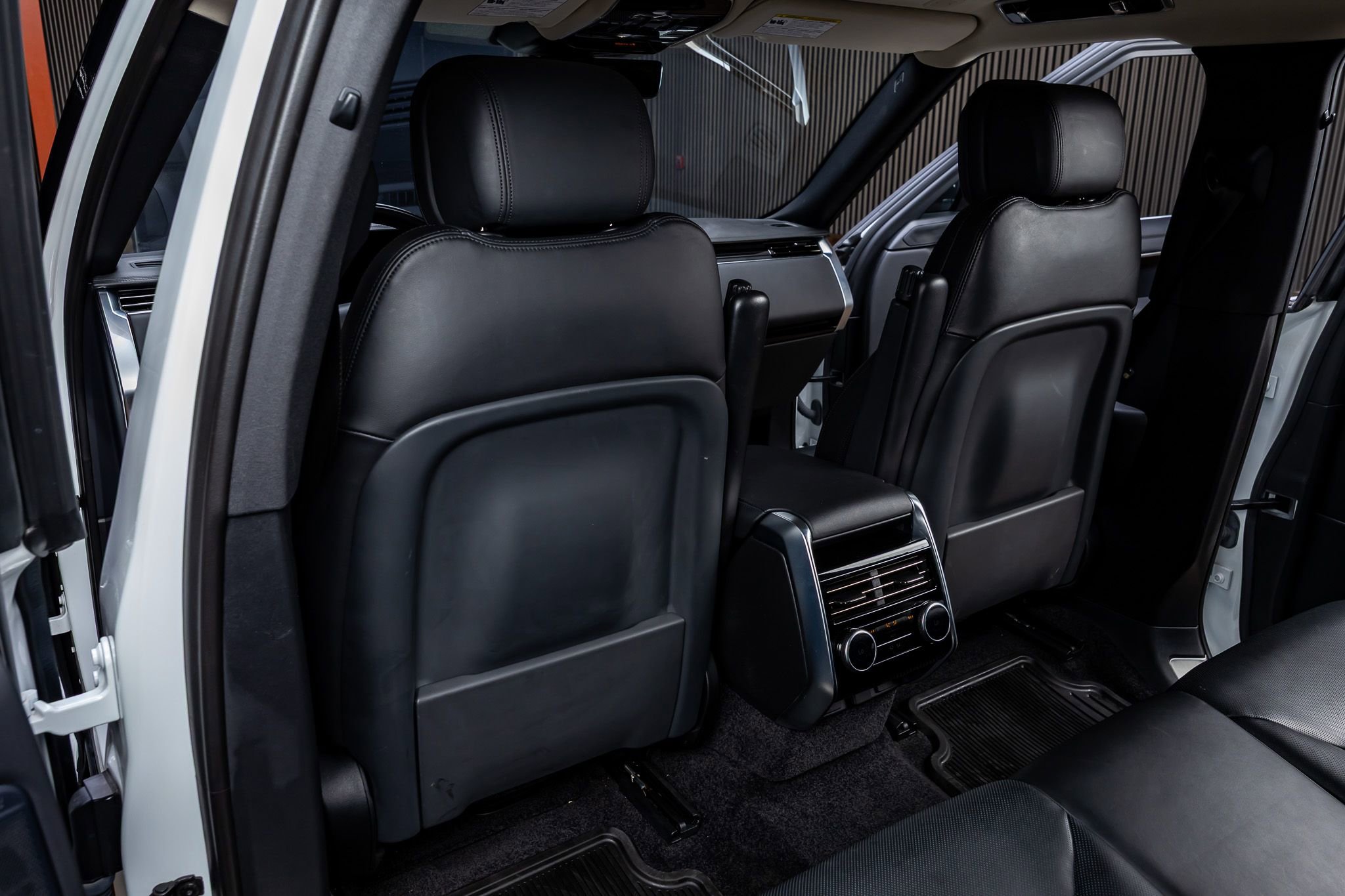 Used 2022 Land Rover Range Rover SE image 30