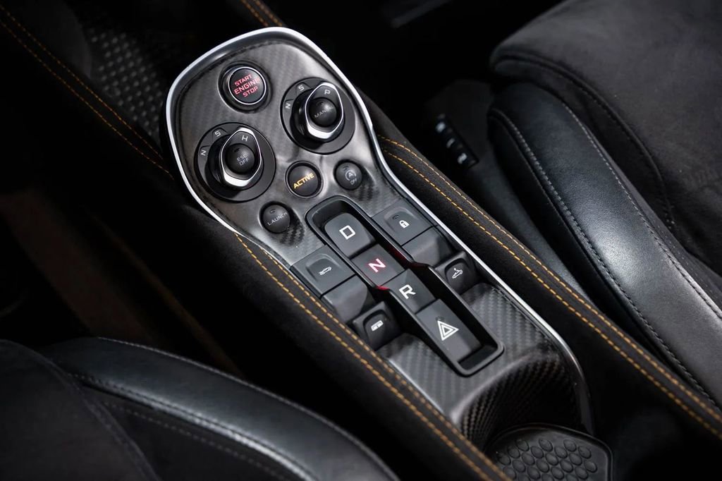 Used 2020 McLaren 600LT Spider RWD image 25