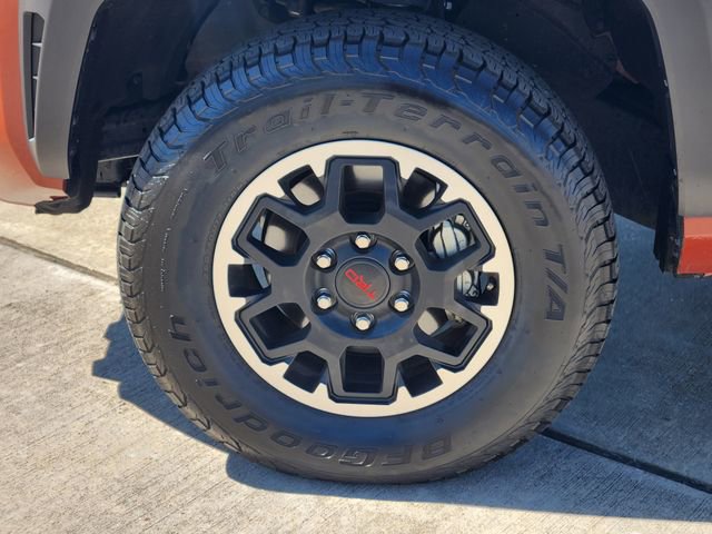 Certified 2025 Toyota Tacoma TRD Off-Road AWD/4WD image 10