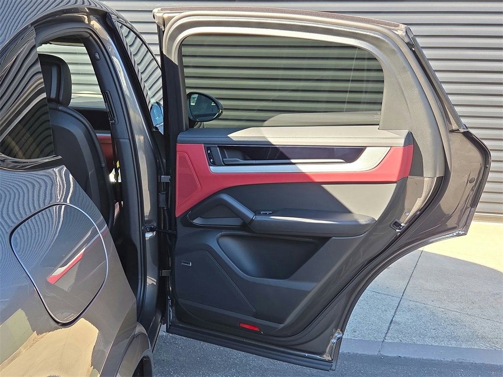 New 2026 Porsche Cayenne Coupe image 22