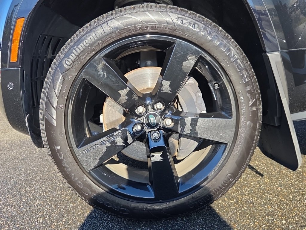 Used 2025 Land Rover Defender 110 X-Dynamic SE image 28