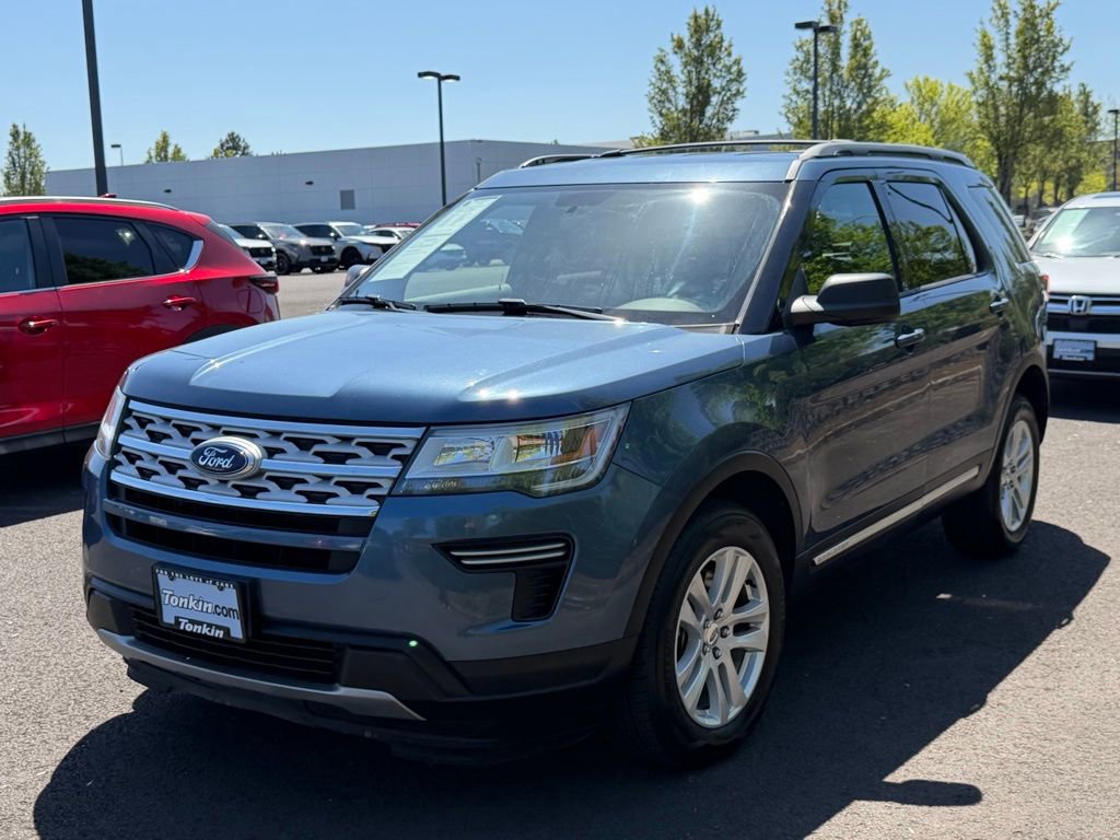 Used 2018 Ford Explorer XLT AWD/4WD image 4