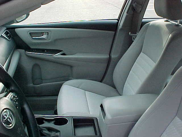 Used 2016 Toyota Camry LE image 18