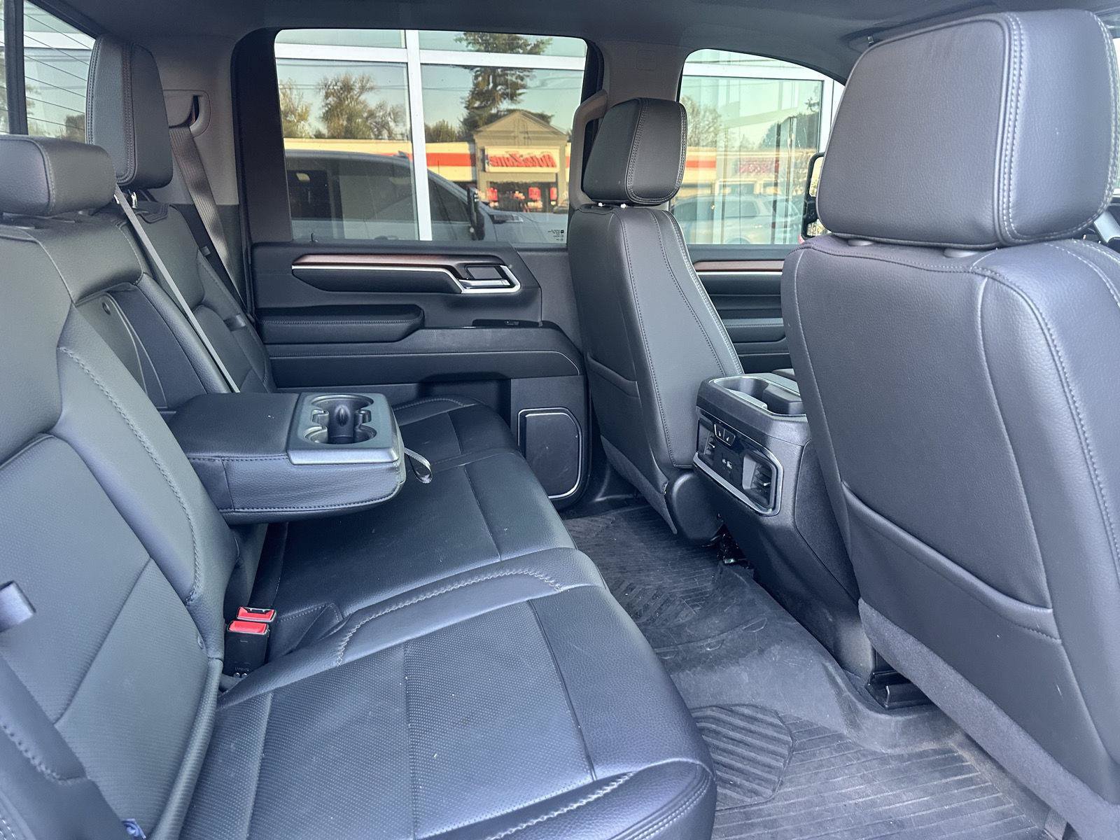Used 2024 GMC Sierra 3500 Denali w/ Denali Reserve Package AWD/4WD image 13