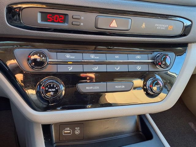 Used 2017 Kia Sedona LX w/ LX Essentials Premium Package image 18