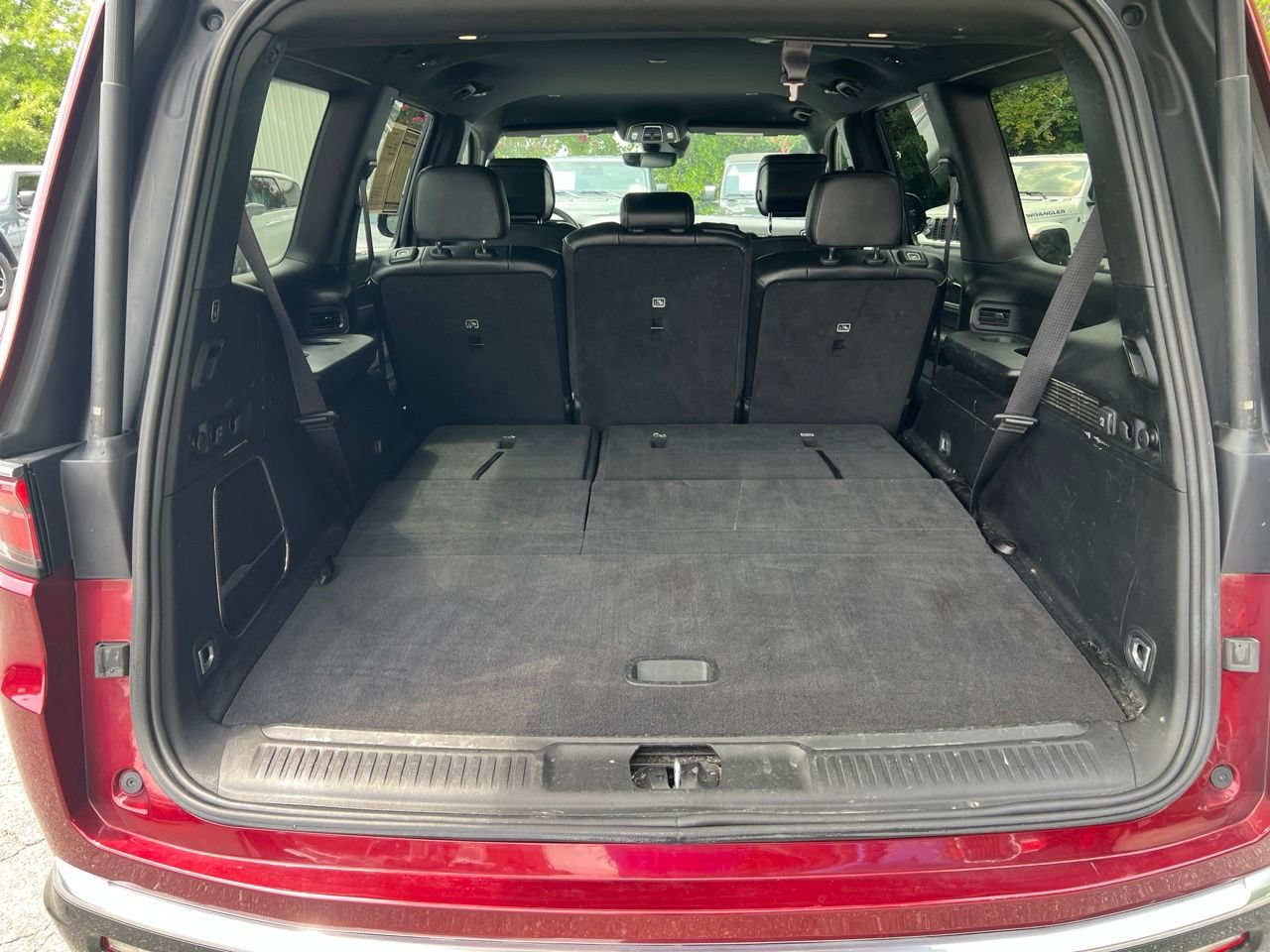 Used 2024 Jeep Wagoneer Series II w/ Flexible Seating Group AWD/4WD image 18