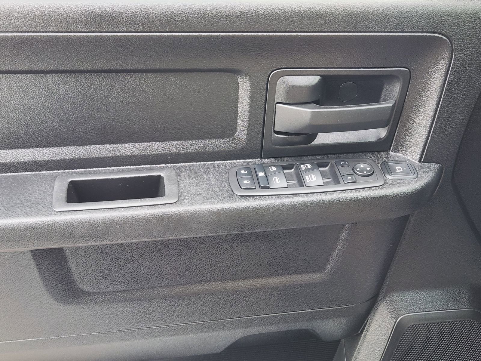 Used 2024 RAM 3500 Tradesman w/ Chrome Appearance Group image 27