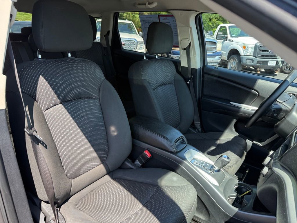 Used 2020 Dodge Journey SE w/ Blacktop Package FWD image 18