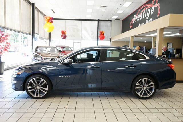 Used 2022 Chevrolet Malibu LT image 4
