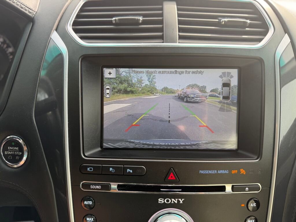 Used 2017 Ford Explorer Platinum image 21