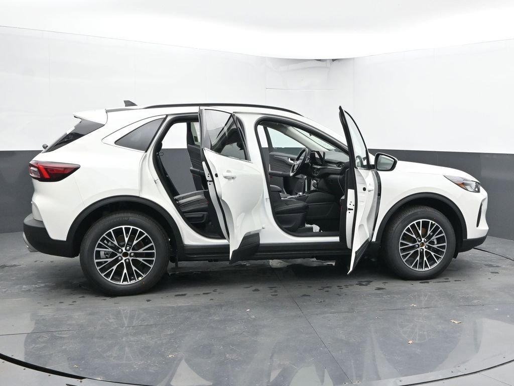 New 2026 Ford Escape SE w/ Class II Trailer Tow Package image 59