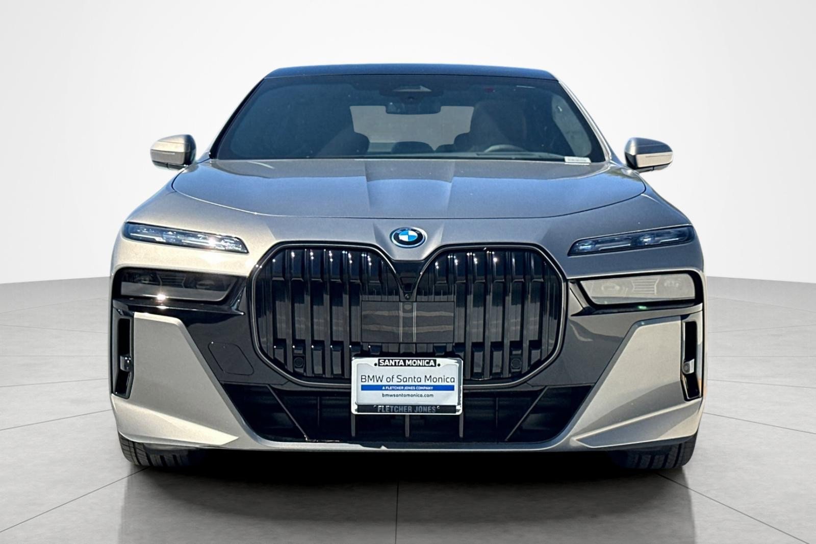 New 2026 BMW 750e xDrive w/ Executive Package AWD/4WD image 8