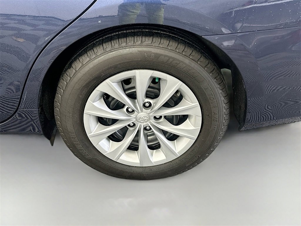 Used 2016 Toyota Camry LE image 28